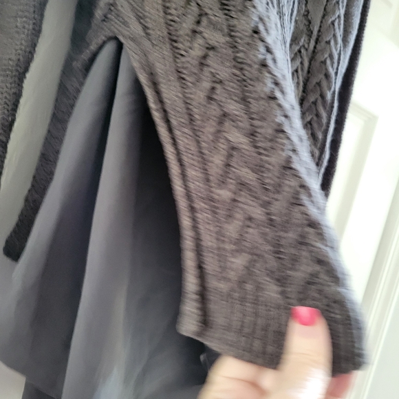 Moth Anthropologie Womens Ella Gray Cable knit Sweater layered tunic size Medium - Picture 8 of 8